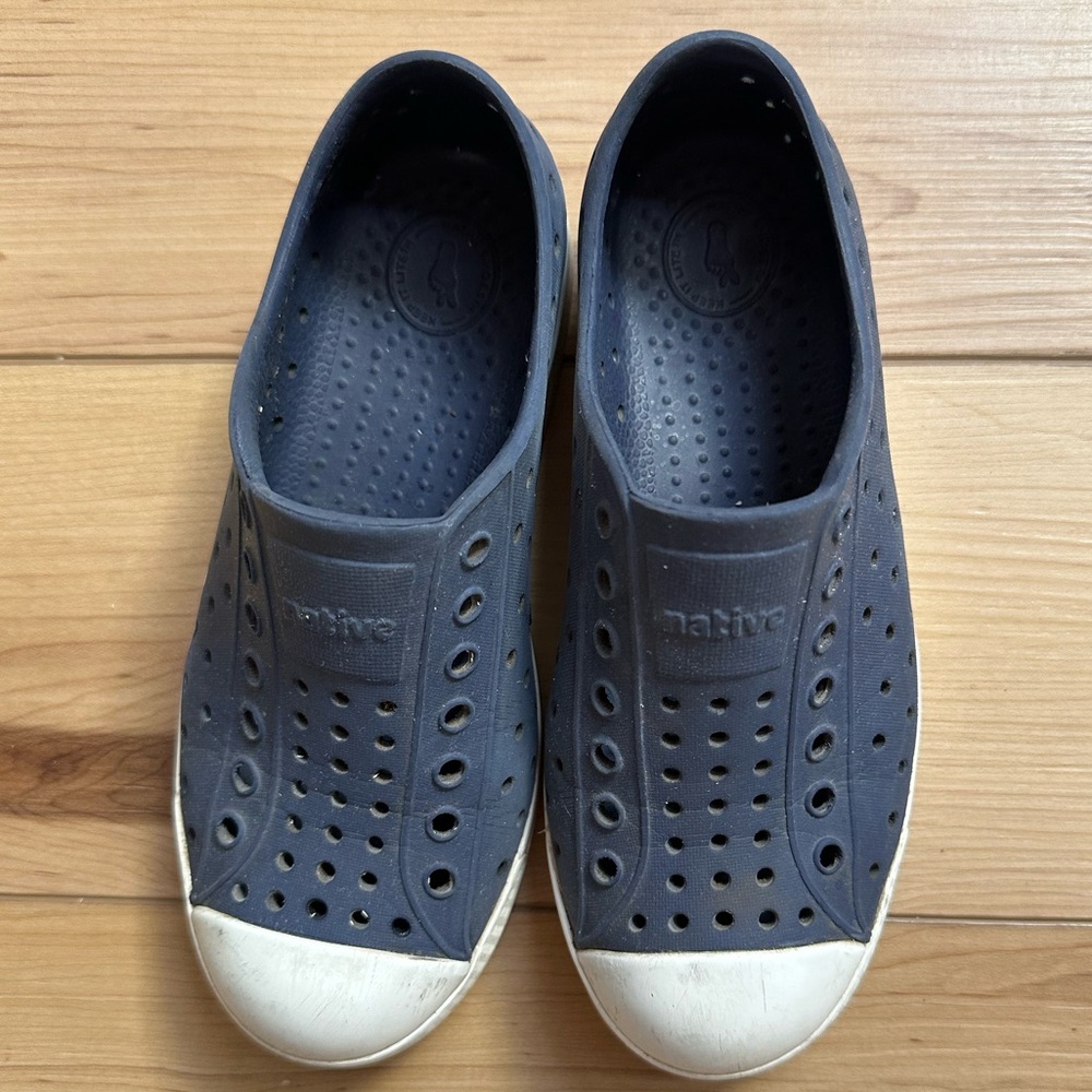 Native Kids Dark Blue Slip-On Sneakers, size 13
